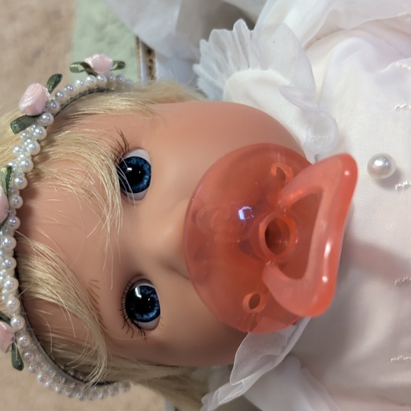 Pristine Lee Middleton Original Porcelain Doll Heavenly Collectible - Picture 4 of 16